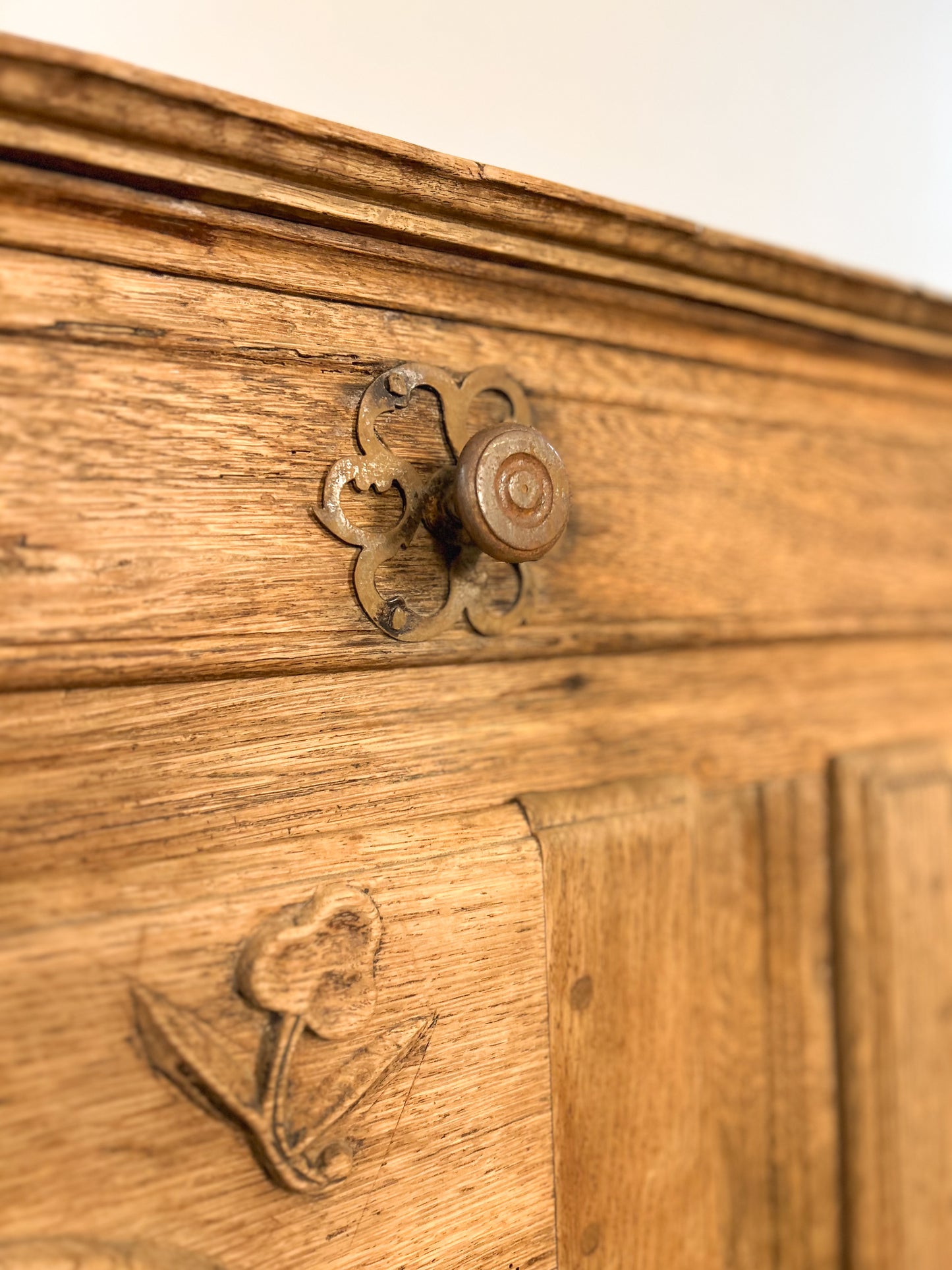 Marguerite Side Board