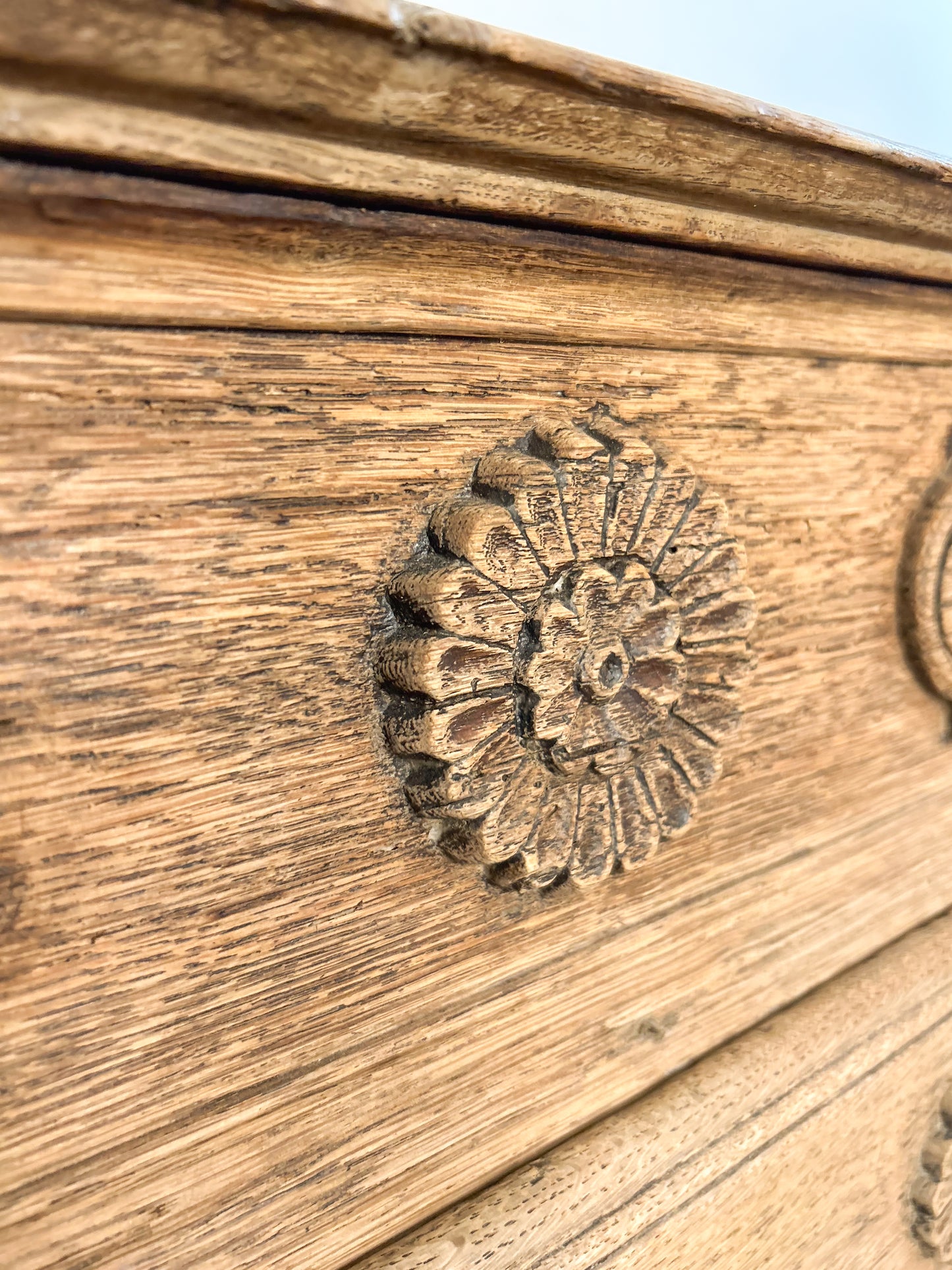 Marguerite Side Board