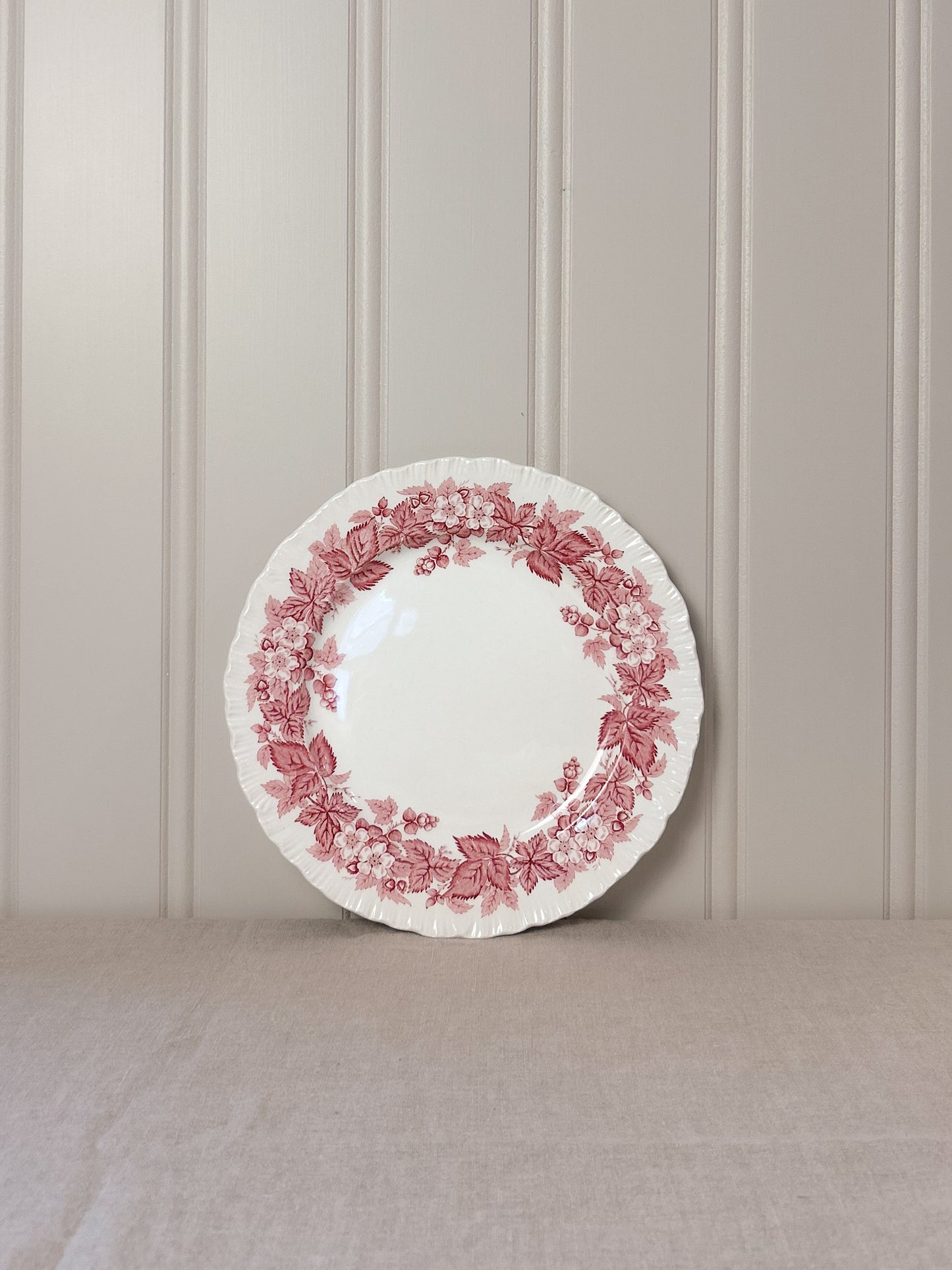 Wedgewood Bramble Red English Plate