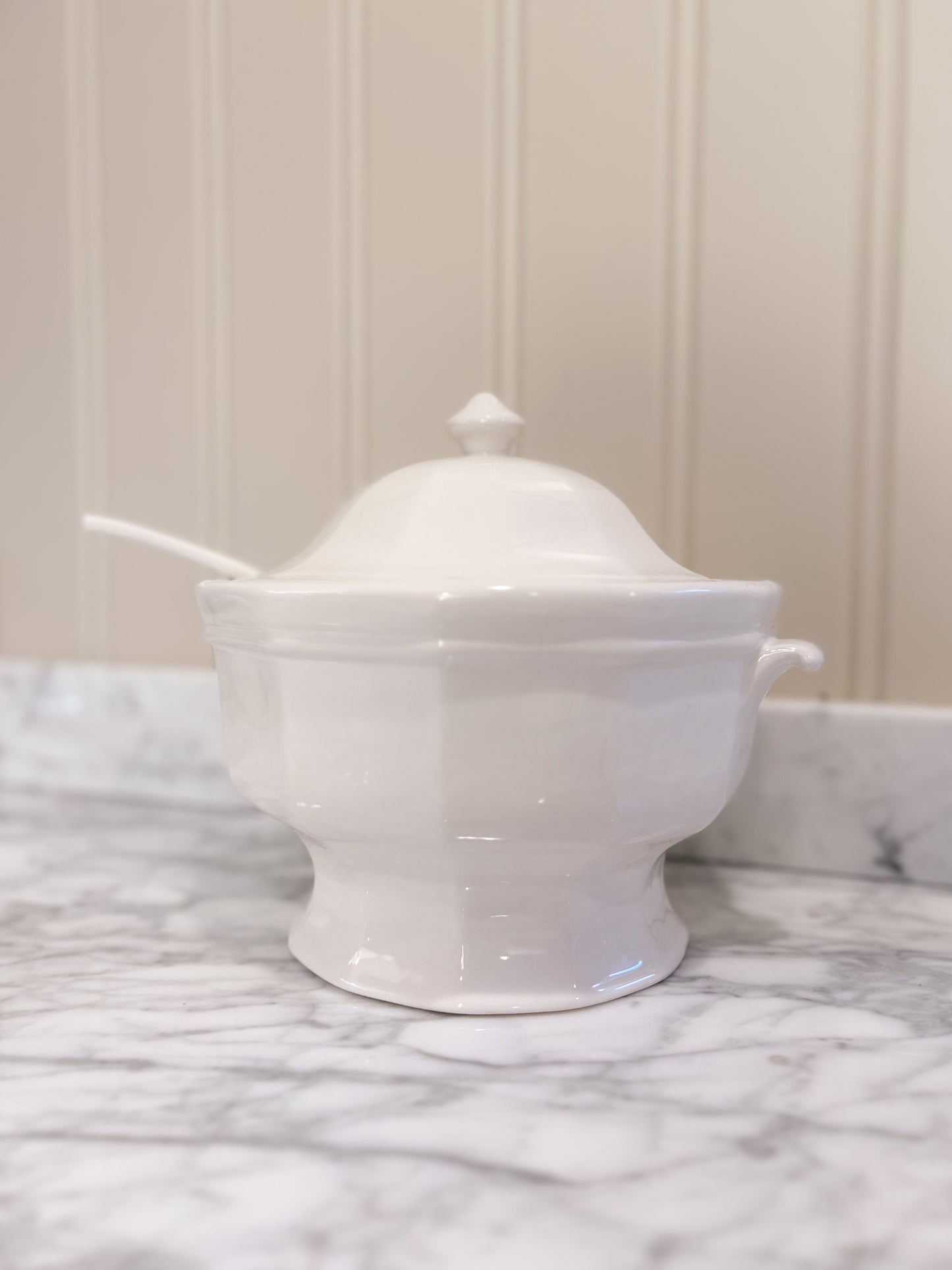 Hertiage White Soup Tureen