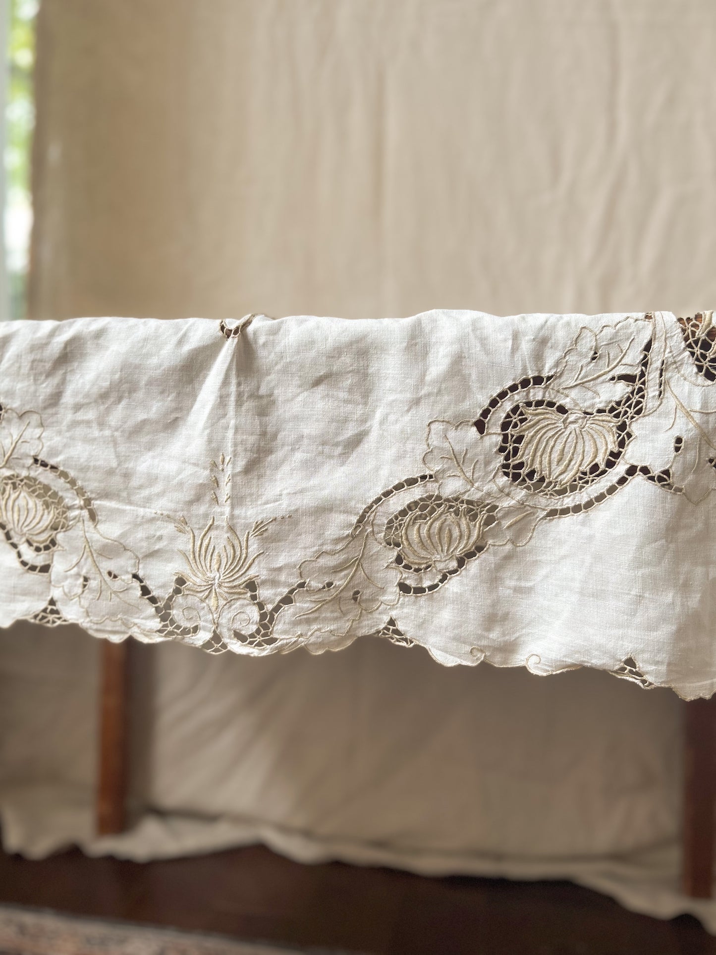 Cream and Lace Table Cloth