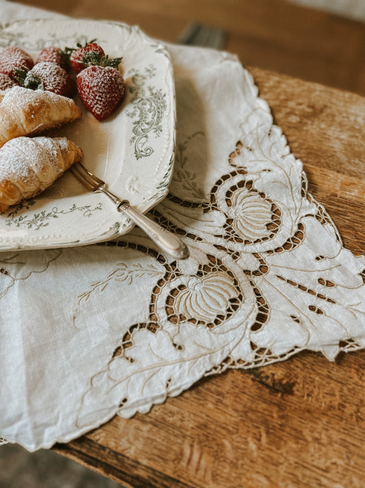 Cream and Lace Table Cloth