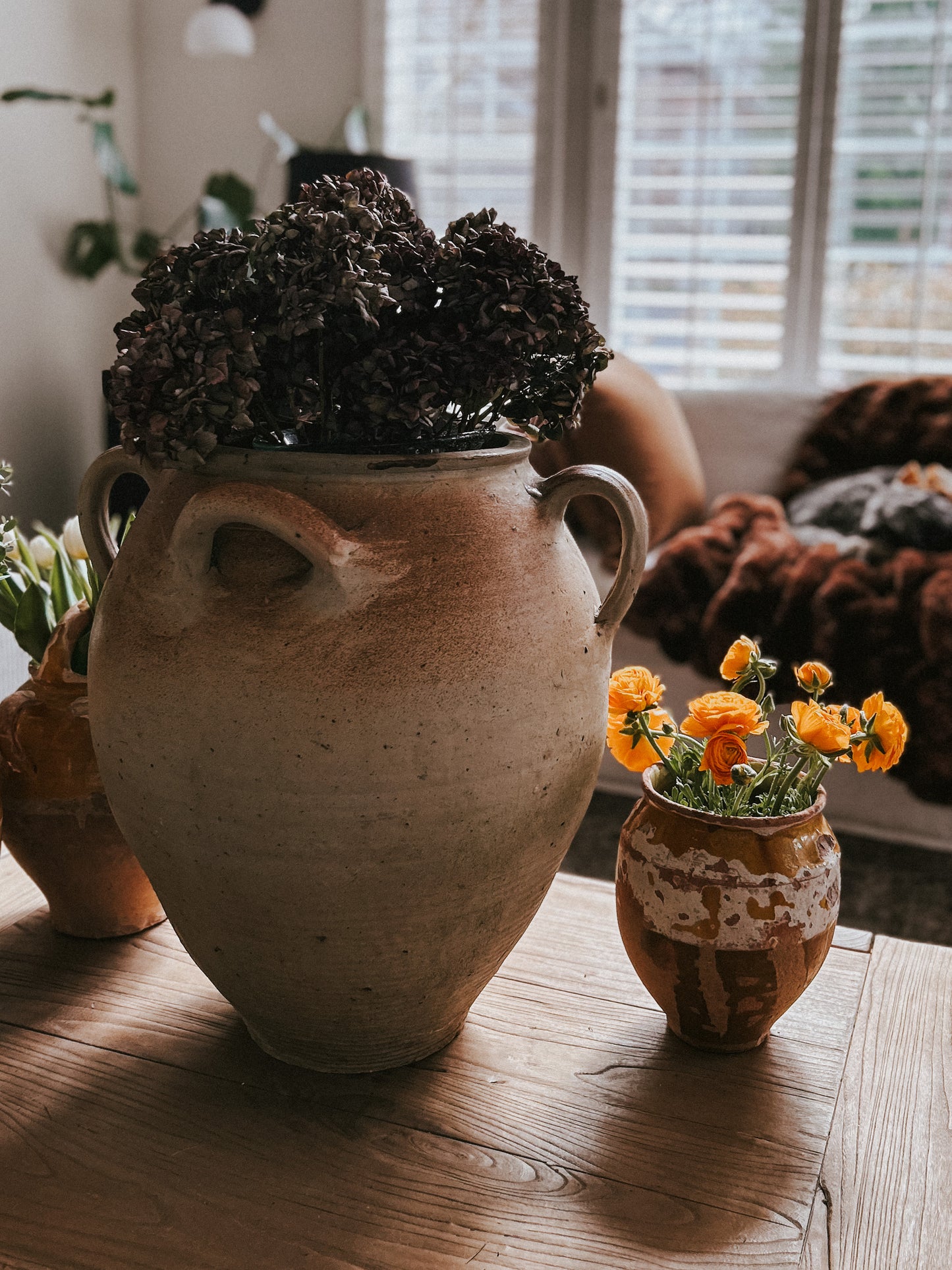 3 Handle Urn